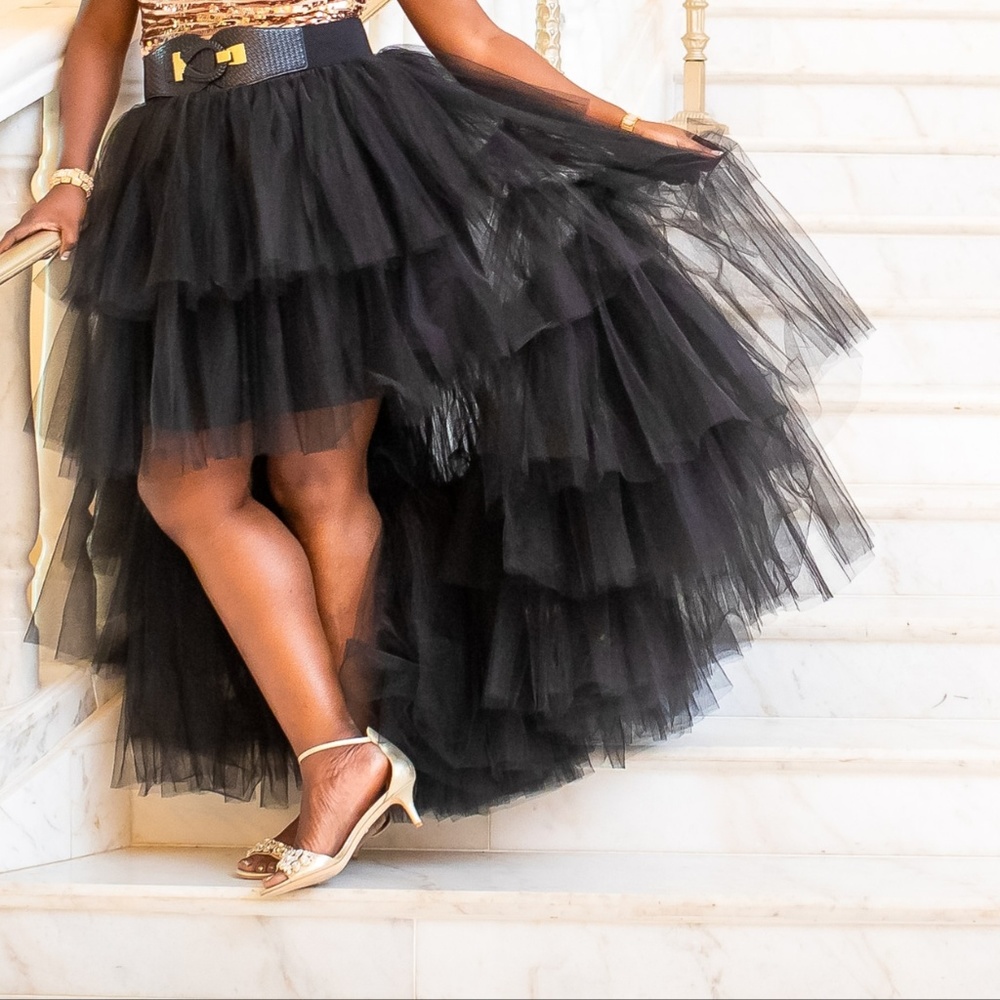 Black tulle hi-lo full skirt